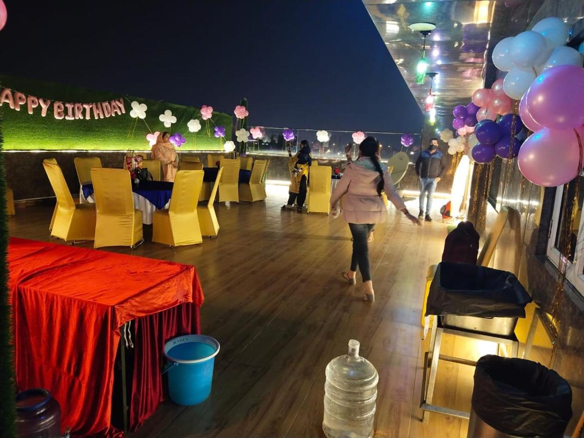 Airport Hotel Bollywood Paradise New Delhi Exterior photo