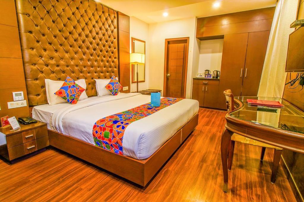 Airport Hotel Bollywood Paradise New Delhi Exterior photo